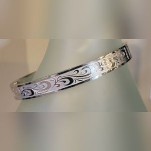 Beautiful Silver Bangle Bracelet with hidden clasp detailed etched design